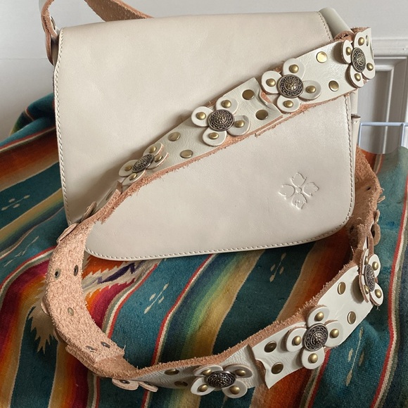 Patricia Nash Amerina Guitar Strap Crossbody in Latte NEW - Picture 5 of 10